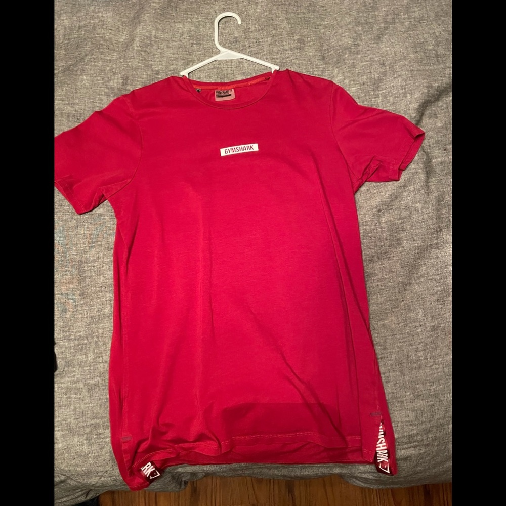 Discontinued Gymshark T shirt size large red never been worn